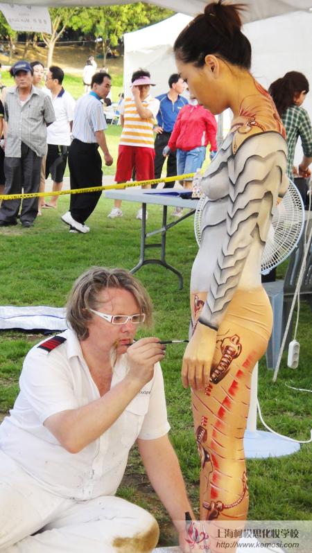 2011国际人体彩绘节上德国著名彩绘大师